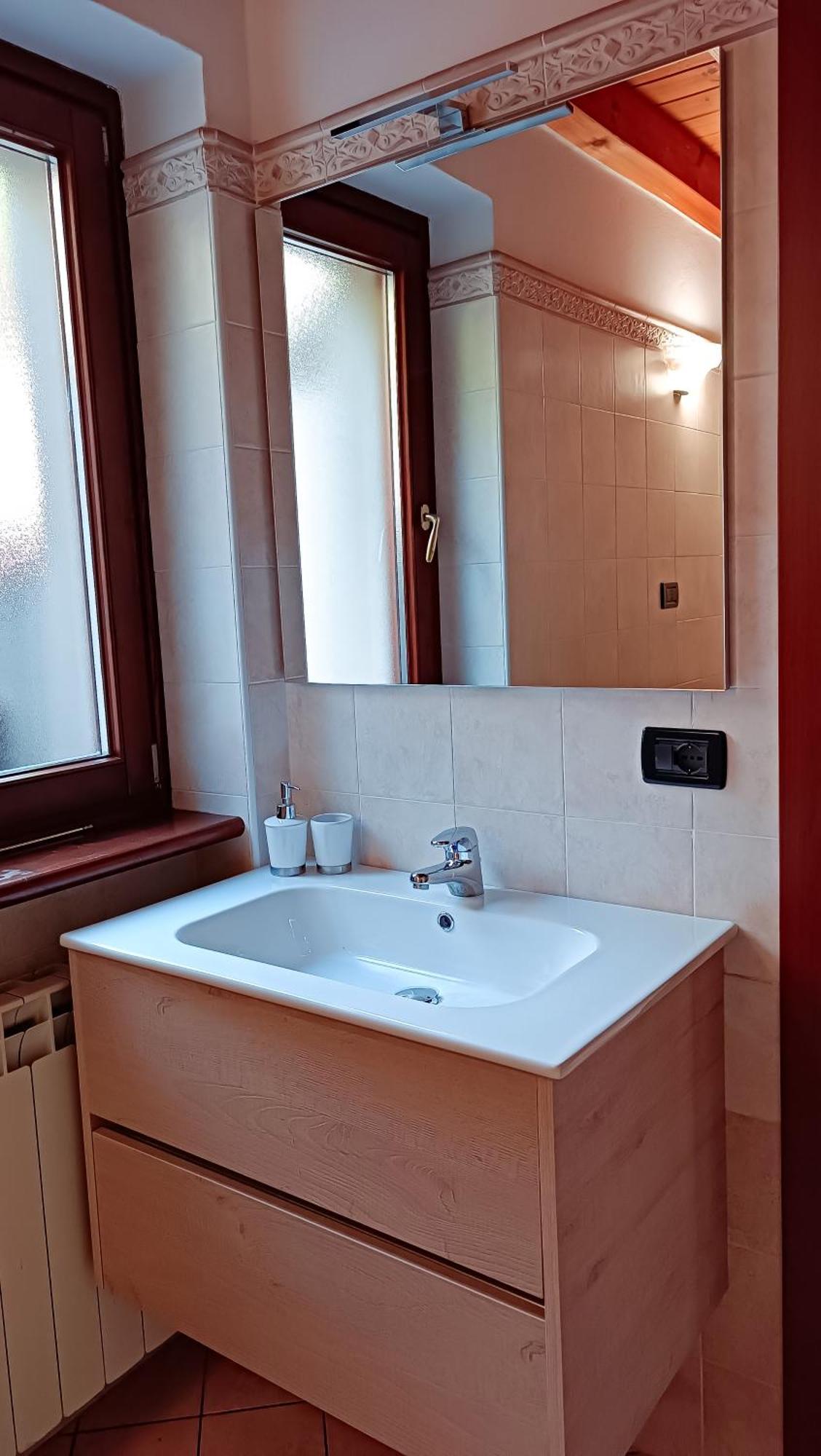 Hotel La Casa Sulla Roccia Pisogne Exterior foto